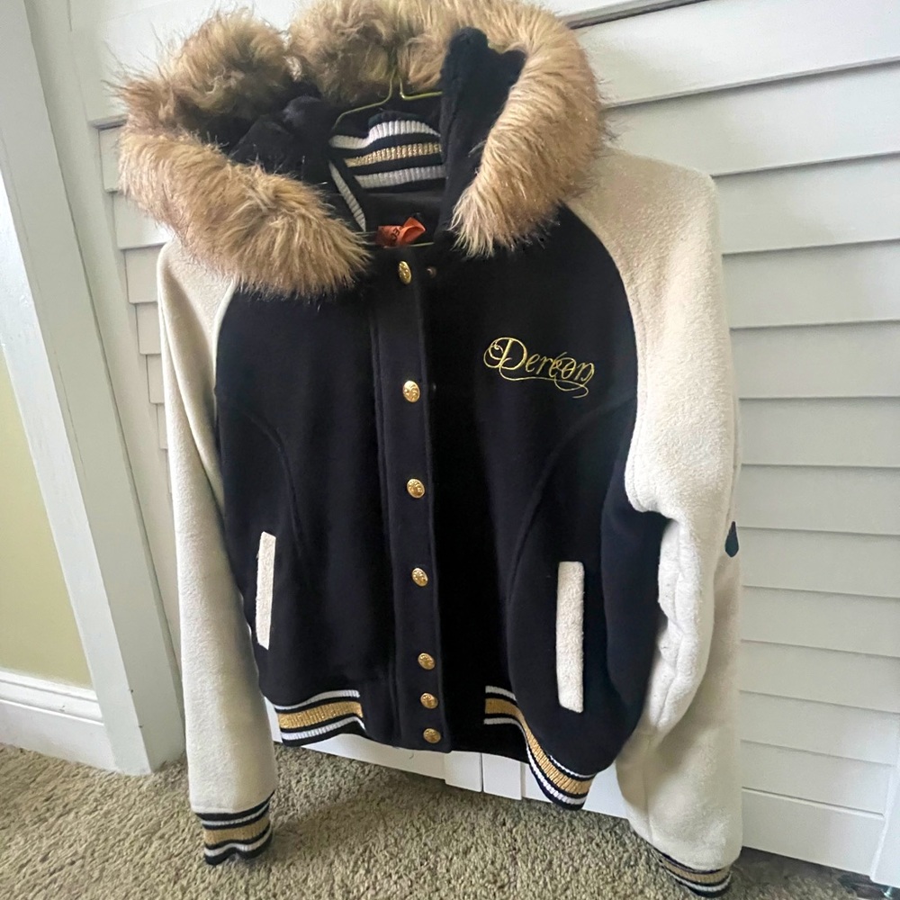 Beyoncé Deréon Coat